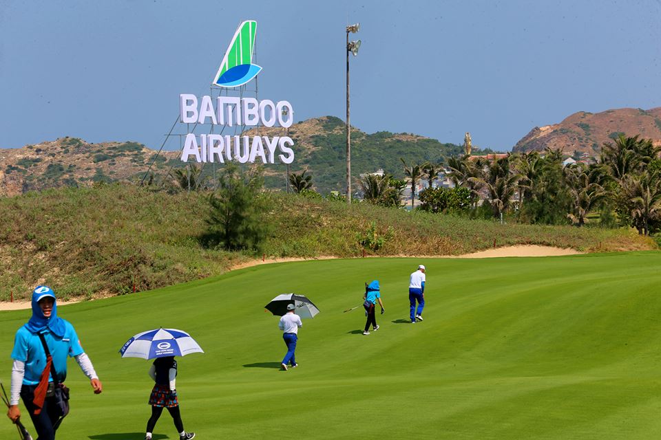 Hãng hàng không Bamboo Airways của Tập đoàn FLC liên tục tăng chuyến để phục vụ golfer tham gia thi đấu