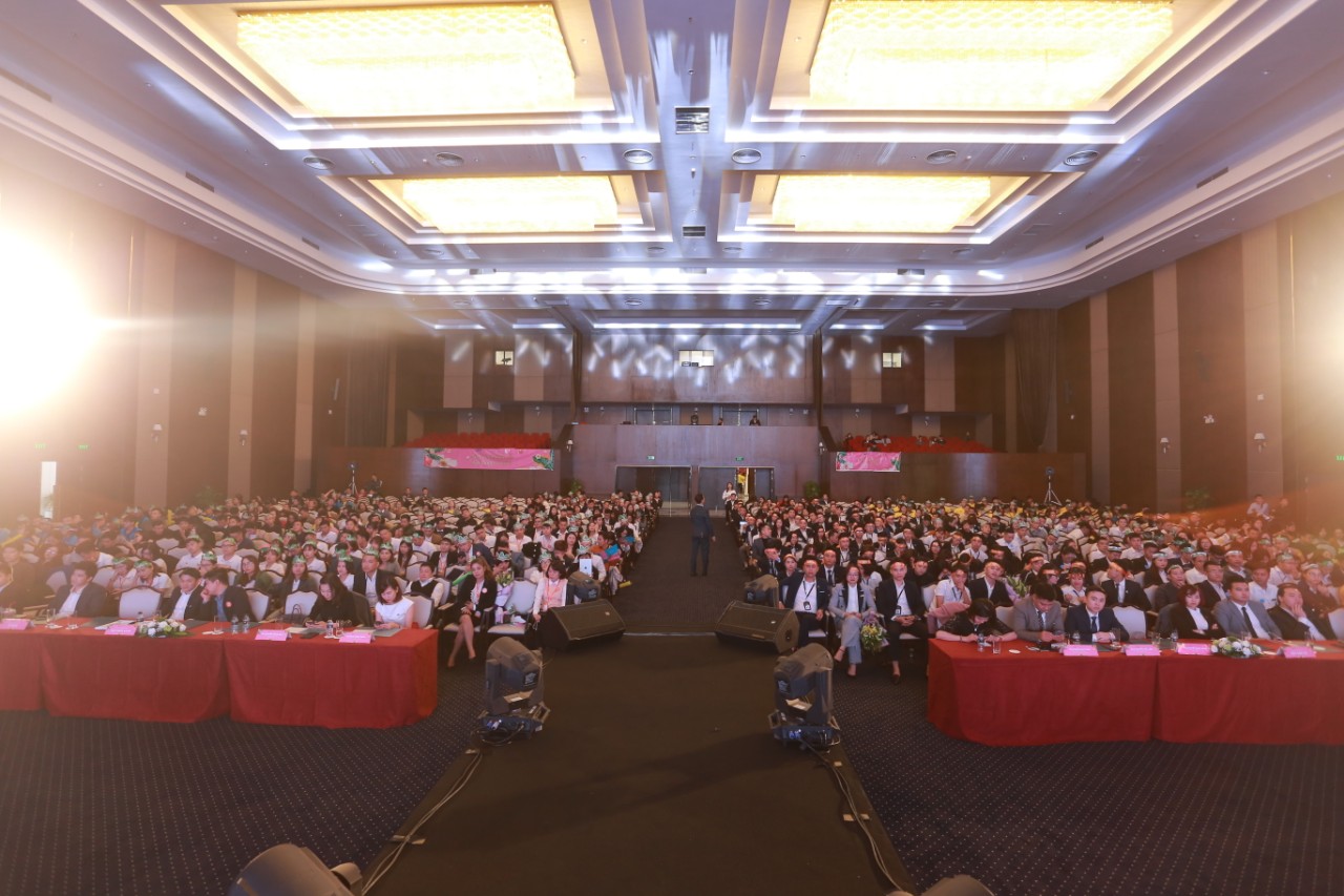 12 đại lý đối tác chiến lược, gần 1000 chuyên viên tư vấn đã hội tụ trong sự kiện khởi động của FLC Tropical City Ha Long