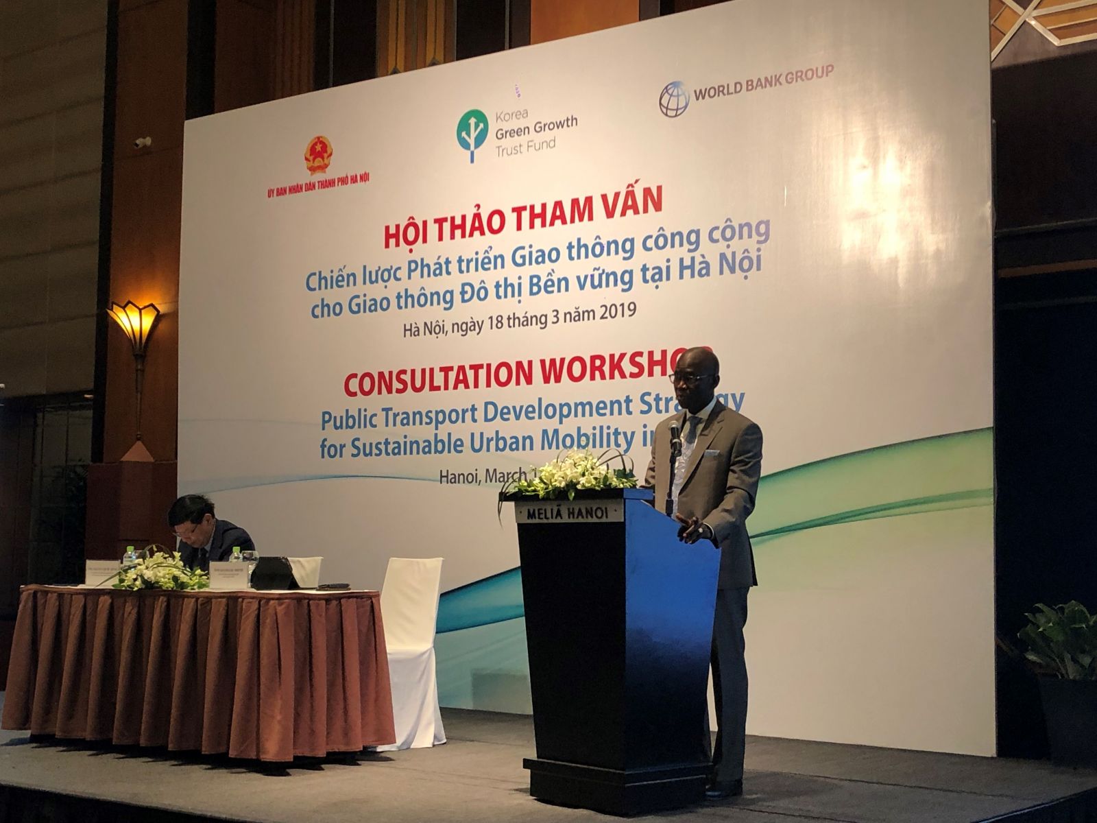 Giám đốc Ngân hàng Thế giới tại Việt Nam Ousmane Dione phát biểu tại Hôi thảo 