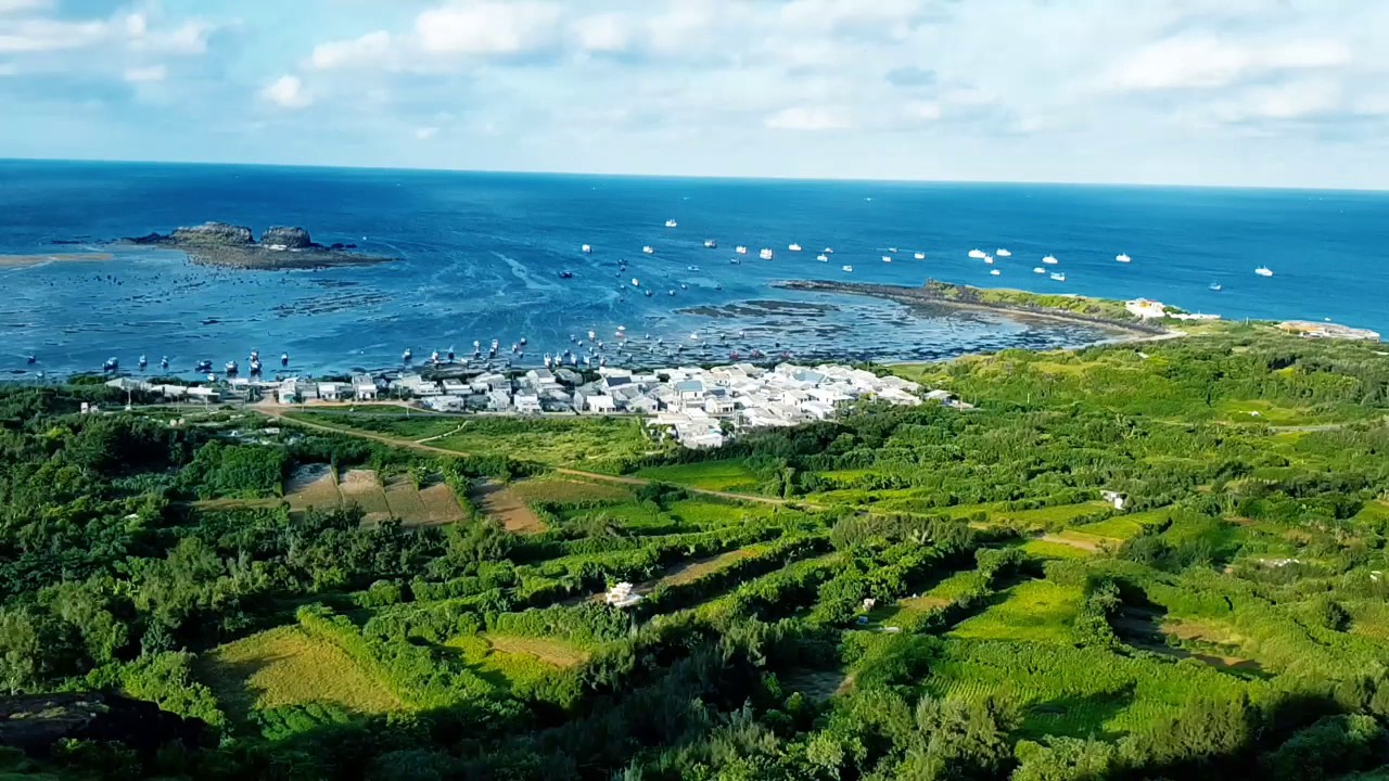 Vẻ đẹp của đảo Phú Quý nhìn từ trên cao