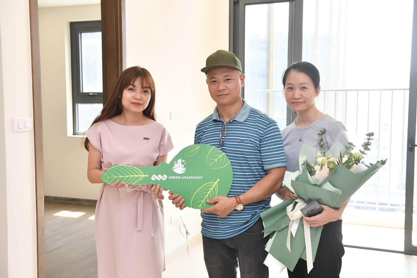 Gia đình anh Lưu Quang Dự nhận bàn giao căn hộ