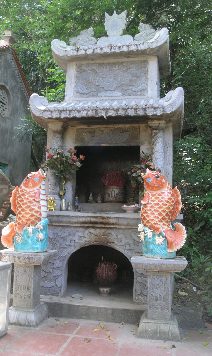 Miếu thờ thần cá ở làng Lương Ngọc, xã Cẩm Lương - Ảnh: Phạm Ngọc Triển