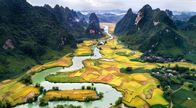 Non Nước Cao Bằng được UNESCO công nhận Công viên địa chất toàn cầu.
