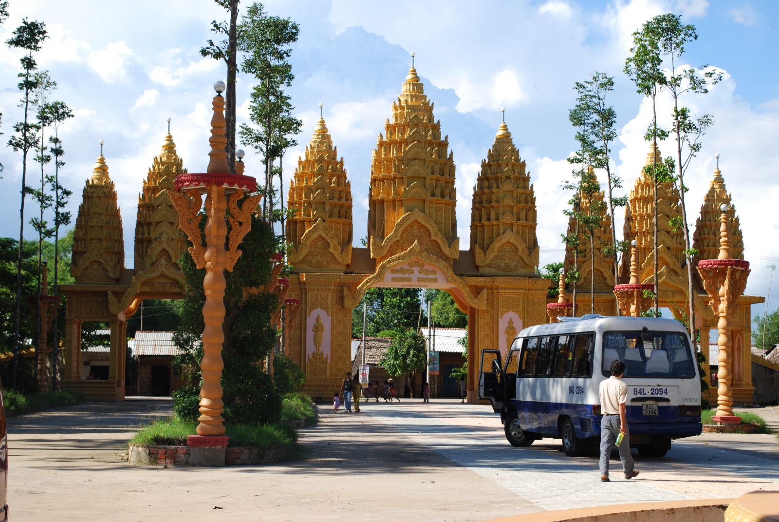 Trà Vinh có hơn 140 ngôi chùa Khmer, nơi bảo tồn nhiều di sản văn hóa dân tộc độc đáo