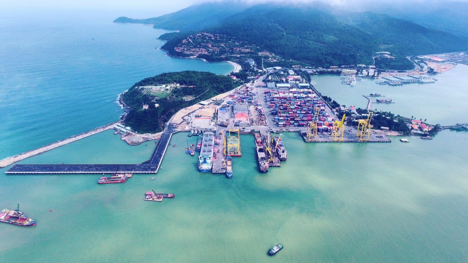  xây dựng cảng Liên Chiểu để giảm áp lực cho cảng Tiên Sa 