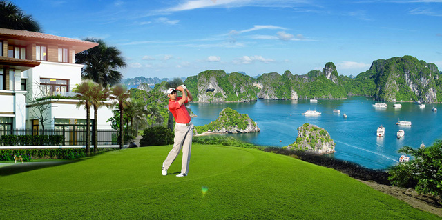 Sân FLC Halong Golf Club với tầm nhìn hiếm có ôm trọn khung cảnh tuyệt đẹp của Vịnh Hạ Long.