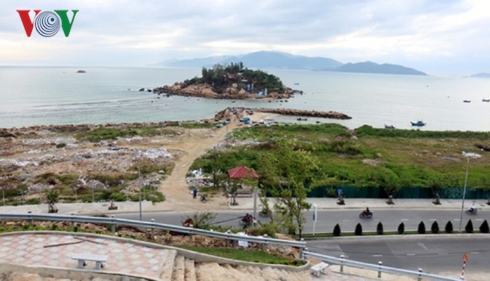 Dự án Nha Trang Sao lấn vịnh, biến bãi biển thành bãi hoang tàn.