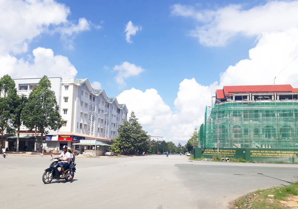 Một góc Khu dân cư Hưng Phú 1 với cơ sở hạ tầng đồng bộ, đường giao thông thông thoáng. 