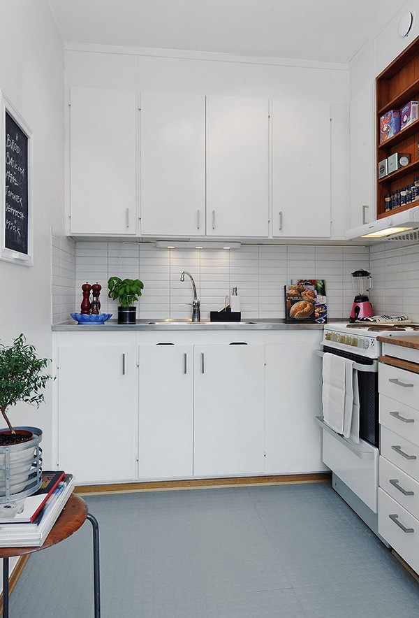  Phòng bếp và phòng tắm đều vô cùng hiện đại trong căn hộ nhỏ tiện lợi này.