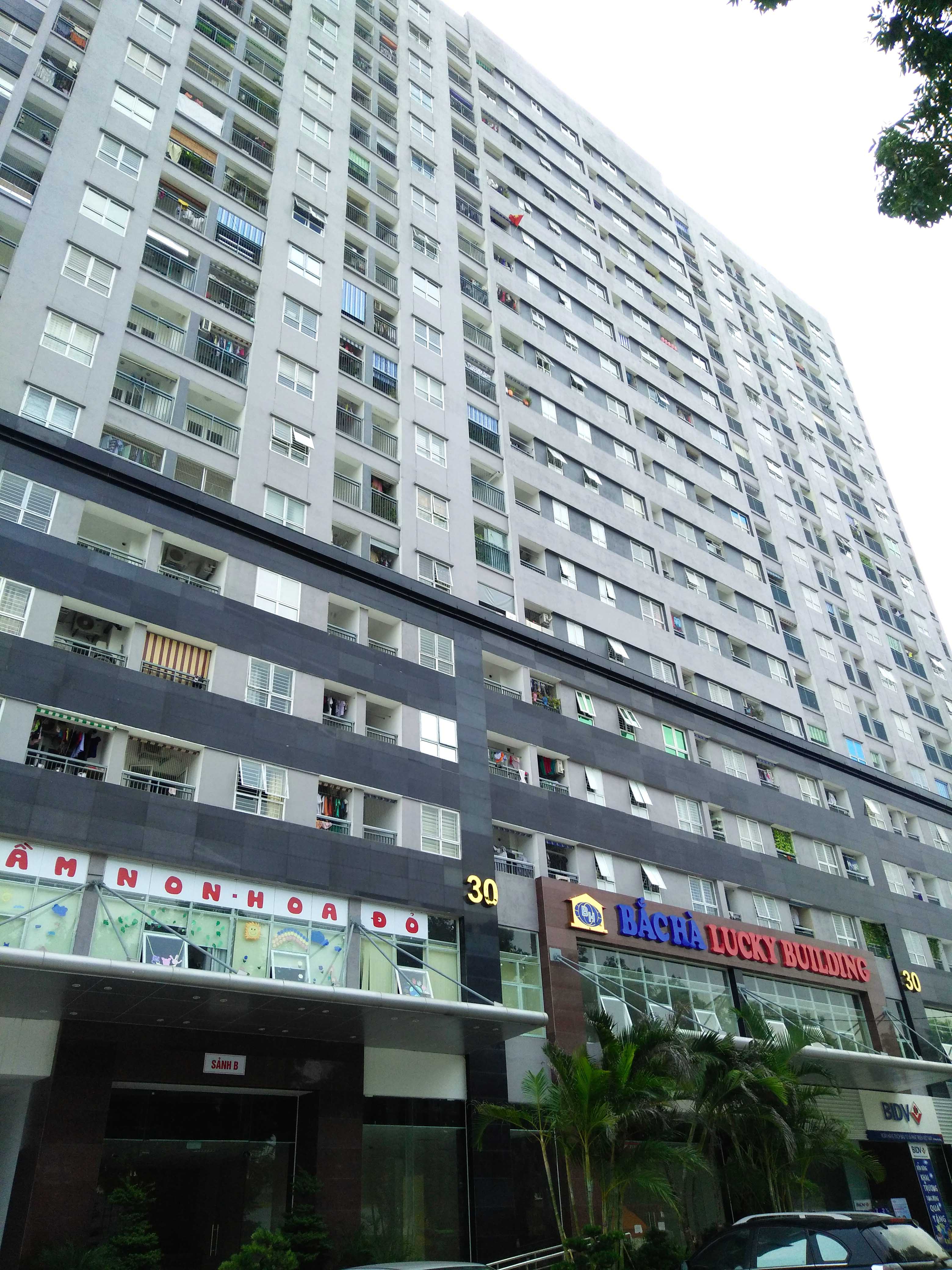 Nhiều căn hộ ở dự án NƠXH 30 Phạm Văn Đồng bị đập thông