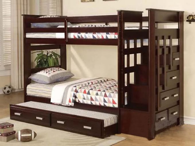 Nội thất phòng ngủ với giường tầng và ngăn chứa đồ kết hợp
