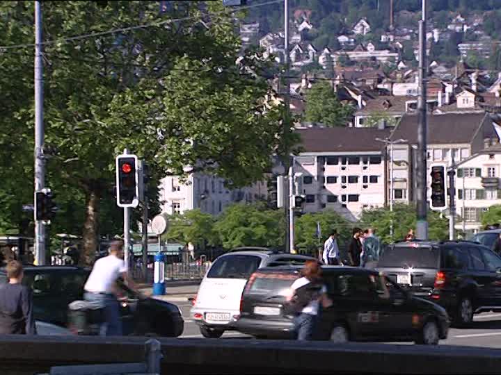 Hệ thống điều khiển đèn giao thông giúp điều tiết lưu lượng giao thông vào thành phố Zurich