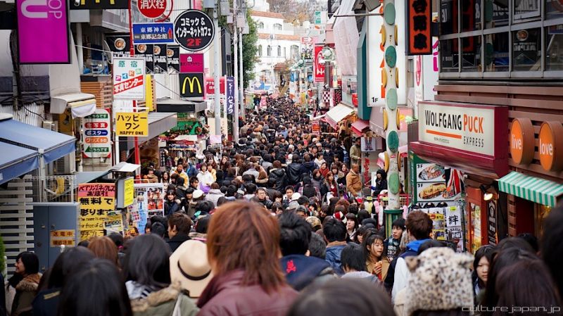 Một trong rất nhiều phố đi bộ ở Nhật Bản, phố Takeshita, Tokyo