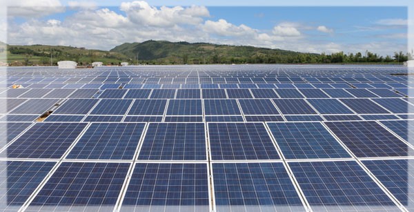Trang trại năng lượng mặt trời SaCasol được chia thành 4 khu vực, mỗi khu sản xuất ra 45MW điện mặt trời.