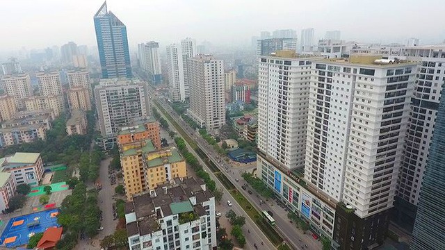 Sự phát triển dày đặc các cao ốc, toà nhà chung cư tại khu vực đường Vũ Trọng Phụng – Nguyễn Tuân làm nhiều người thấy ngột ngạt khi nhìn thủ đô từ trên cao.