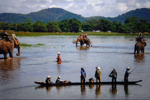 Hồ Lắk được biết đến là một địa điểm nổi tiếng với một huyền thoạt trên cao nguyên đất đỏ