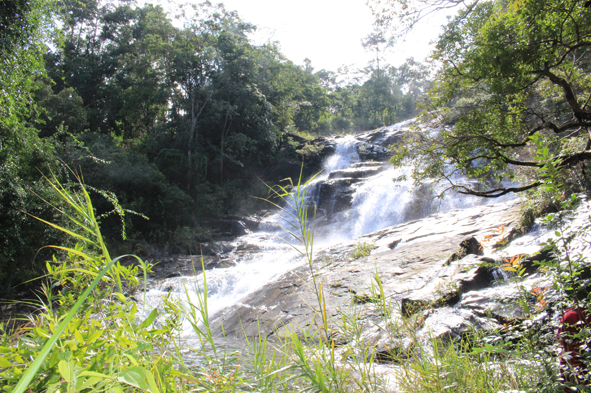 Một trong những con thác khá đẹp tại huyện Lắk
