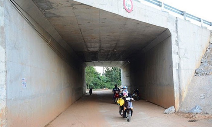 Hầm chui dân sinh trên cao tốc Đà Nẵng - Quảng Ngãi, đoạn qua đi phận thôn 4 (xã Tam Mỹ Tây, huyện Núi Thành, Quảng Nam).