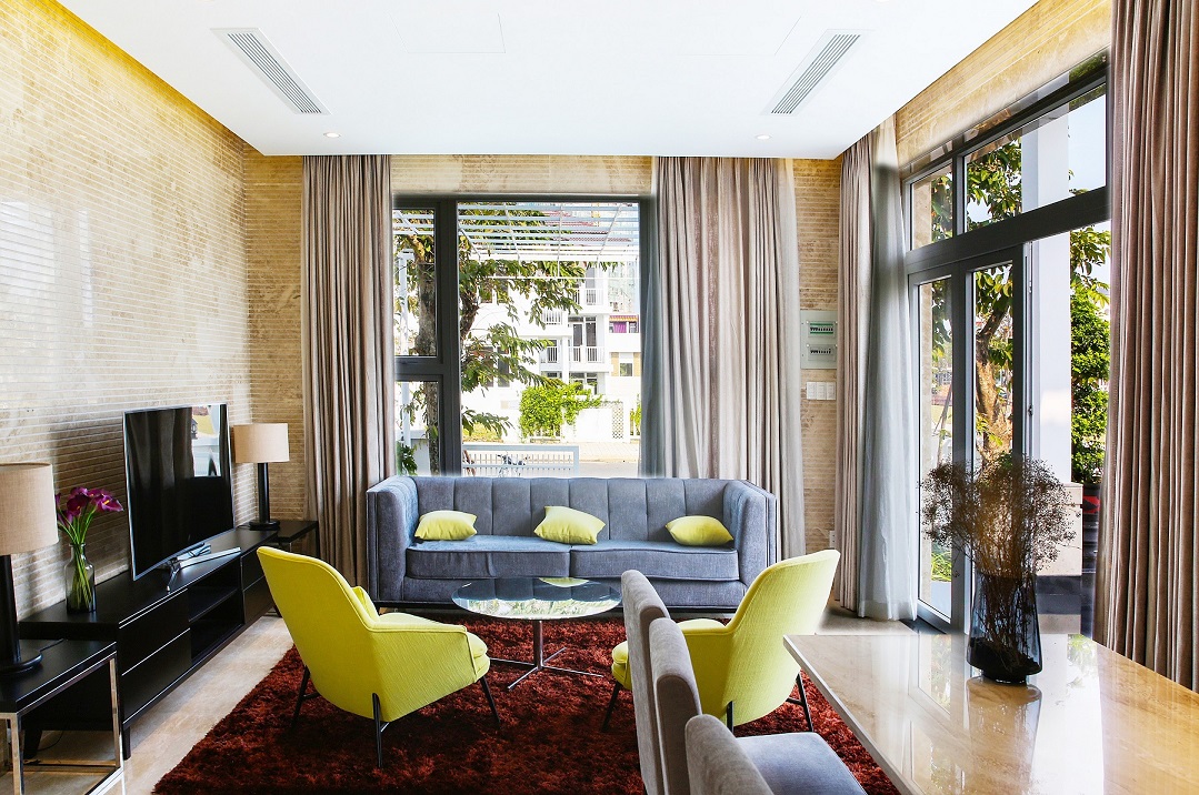 Bên trong biệt thự  Euro Village, nội thất được thiết kế tinh tế, rộng mở với không gian thoáng đãng.