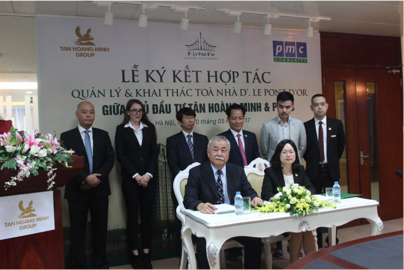 Đại diện Tập đoàn Tân Hoàng Minh và PMCC ký kết hợp đồng dịch vụ quản lý vận hành dự án D’. Le Pont D’or
