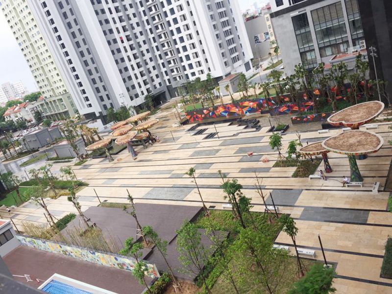 Khuôn viên quảng trường Ruby rộng rãi, thoáng mát với diện tích gần 8.000 m2 tại dự án Goldmark City (136 Hồ Tùng Mậu, Q. Bắc Từ Liêm, Hà Nội) là nơi được cư dân yêu thích