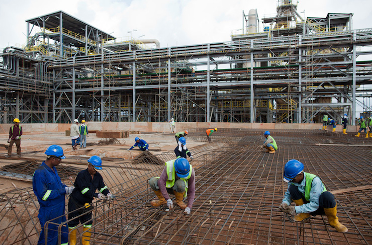 Công nhân lao động ngành xây dựng tại Việt Nam hiện nay đang thiếu về số lượng và yếu về chất lượng 