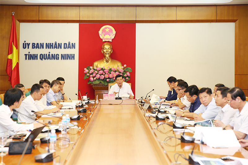 Đồng chí Nguyễn Đức Long, Phó Bí thư Tỉnh ủy, Chủ tịch UBND tỉnh, chủ trì buổi làm việc.