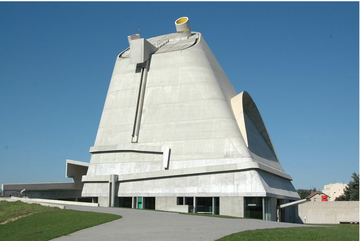 Nhà thờ Saint-Pierre là tác phẩm cuối cùng của kiến trúc sư Le Corbusier, và nó chỉ được hoàn thành vào năm 2006, hơn 40 năm sau khi ông mất. Ngoài việc là một nhà thờ, công trình này còn được sử dụng như một trường học và nới trú ẩn của cư dân địa phương khi có thiên tai.