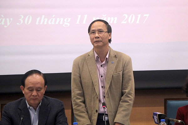 Trưởng ban Pháp chế HĐND TP Hà Nội Nguyễn Hoài Nam tại cuộc họp chiều 30/11