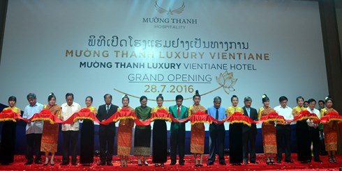 Cắt băng khai trương Khách sạn Mường Thanh Luxury Vientiane