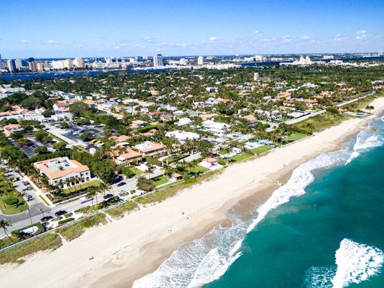 Palm Beach, Florida
Giá niêm yết trung bình: 16,41 triệu USD
Giá bán cao nhất: 49 triệu USD  
Giá trung bình mỗi foot vuông: 1.288USD