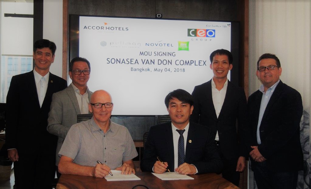Tổng giám đốc CEO Vân Đồn - Cao Văn Kiên ký bản ghi nhớ phát triển với Phó chủ tịch Tập đoàn Accor phụ trách Châu Á - Thái Bình Dương - Pattick Basset
