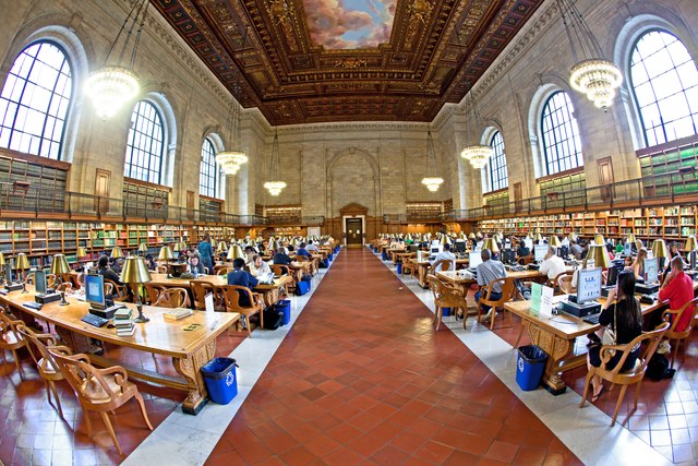 Phòng nghiên cứu của Thư viện New York được xây dựng vào năm 1911, nằm ở trung tâm Manhattan, trên đại lộ số 5, giữa các đường 40, 42. Đây là một trong những công trình nhất định phải ghé qua khi đến với xứ cờ hoa.