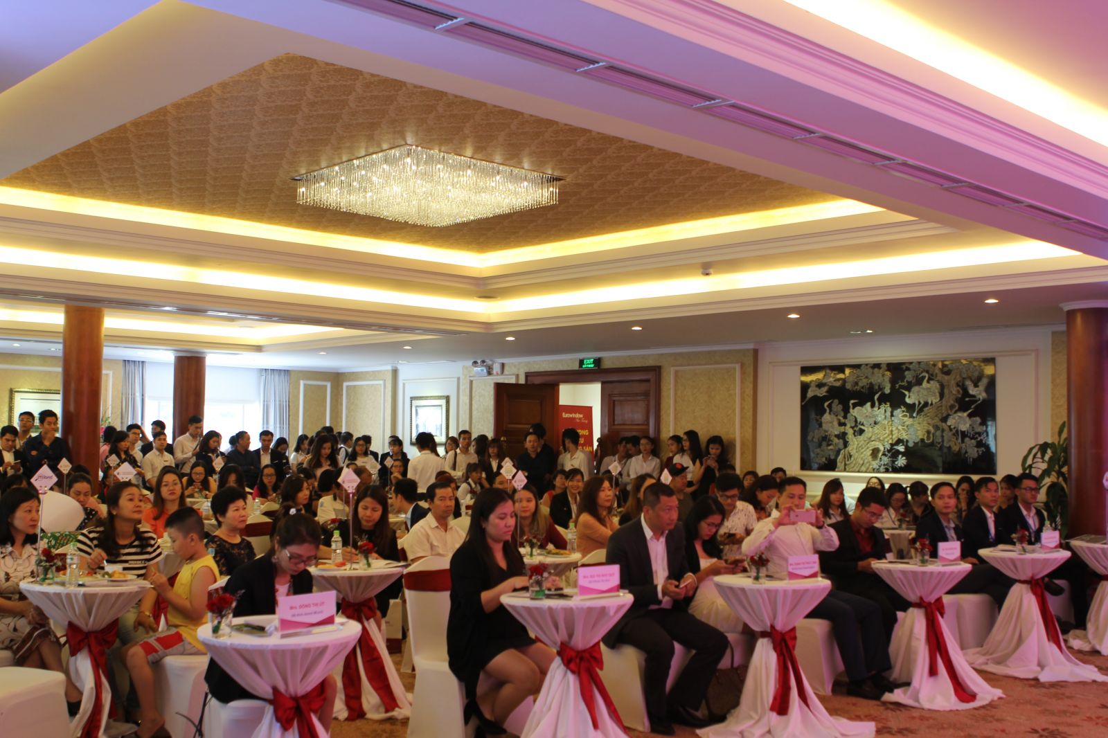 Hàng trăm khách hàng tham dự sự kiện tư vấn đầu tư BĐS nghỉ dưỡng năm 2018 của chủ đầu tư Eurowindow Nha Trang tổ chức tại TP HCM