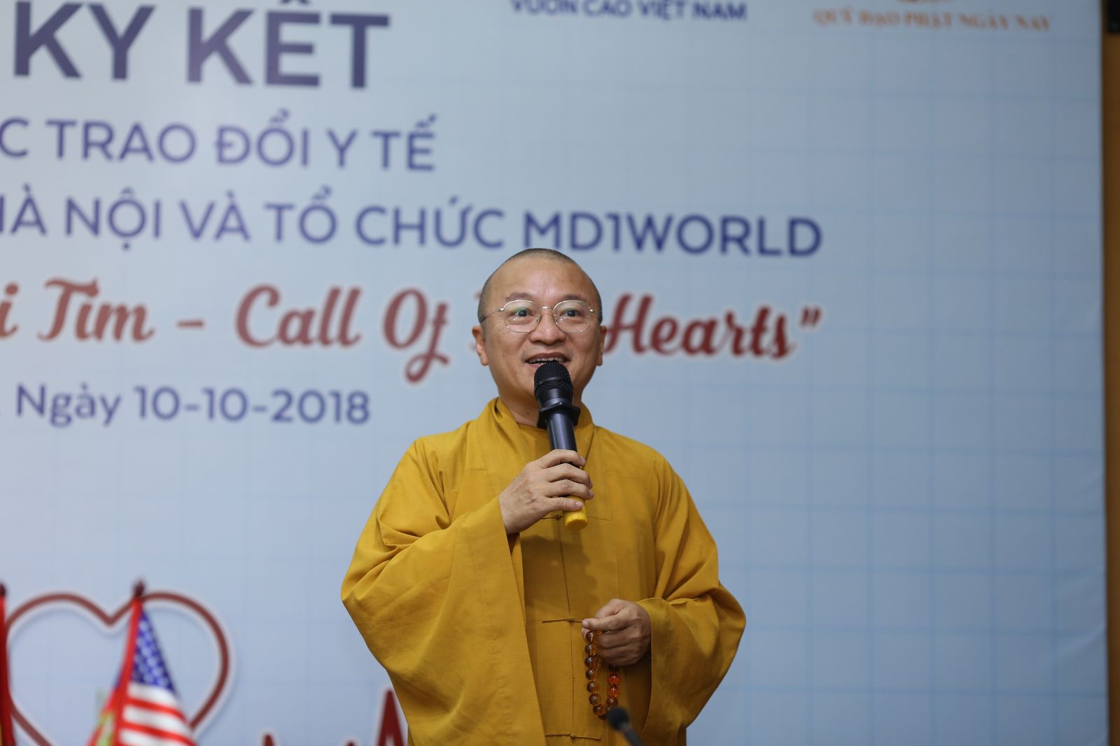  Thượng tọa, tiến sĩ Thích Nhật Từ - sáng lập Quỹ Đạo Phật Ngày Nay chia sẻ trong chương trình