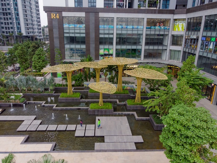 TNR Goldmark City là một trong những dự án lớn nhất phía Tây Hà Nội với 4 quảng trường rộng lớn và 4 sky garden được ví như lá phổi xanh ở phía Tây Hà Nội. 
