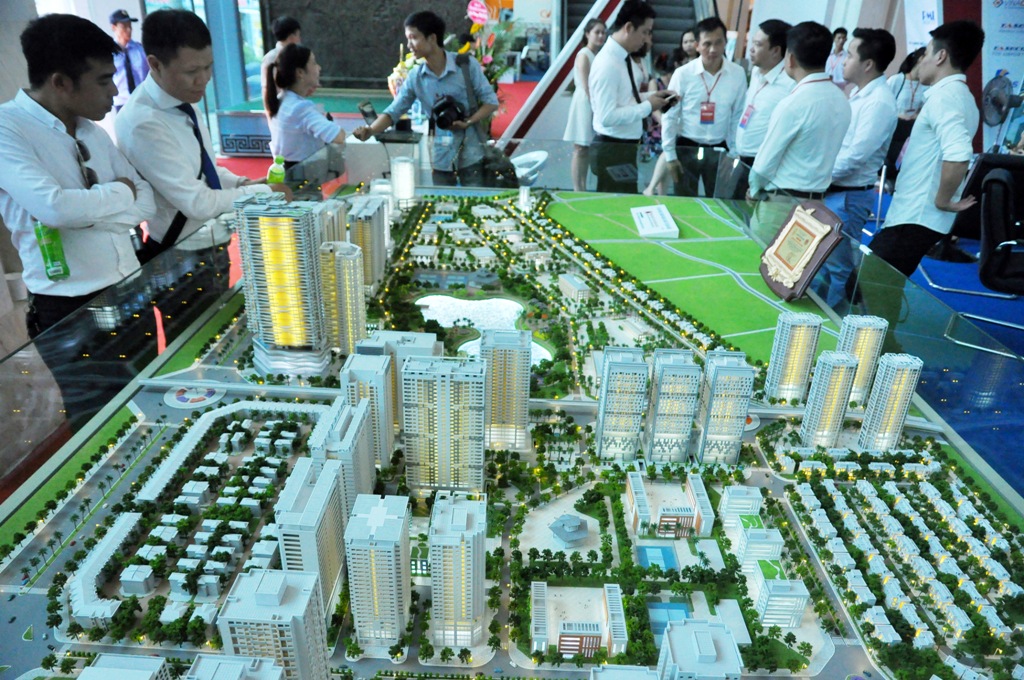Bộ Xây dựng có đề xuất nâng thuế giao dịch bất động sản tại các điểm “sốt đất”. (ảnh Trần Kháng)