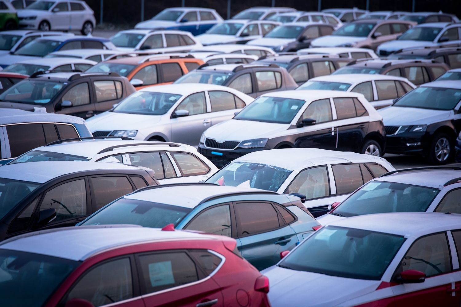 Thị trường xe ô tô ngày càng sôi động.