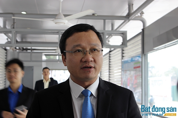 Ông Khuất Việt Hùng, Phó Chủ tịch Ủy ban ATGT Quốc gia cho biết thời gian đầu, mọi dự án đều sẽ có những vấn đề cần được giải quyết và hy vọng sẽ nhận được nhiều ý kiến đóng góp từ người dân để hoàn thiện tuyến xe buýt nhanh BRT trong tương lai.
