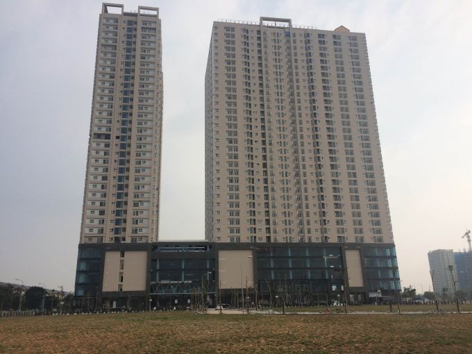 Toàn cảnh dự án chung cư Gemek Tower nhìn từ phía ngoài đại lộ Thăng Long 