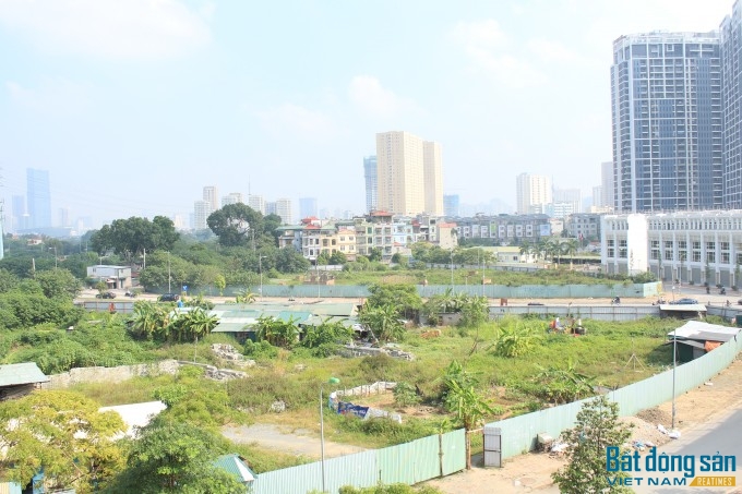 Toàn cảnh lô đất của dự án Trung tâm tài chính thương mại TSQ nằm trong quần thể khu đô thị Mỗ Lao - Hà Đông