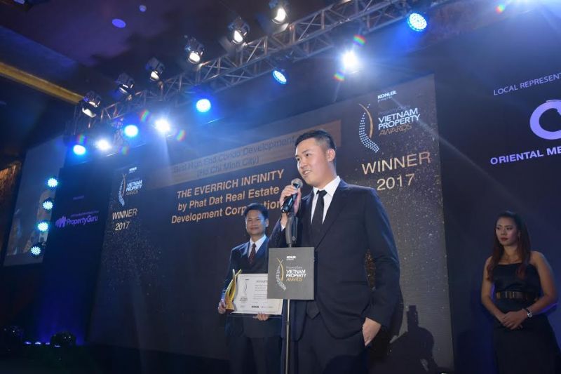  ông Nguyễn Tấn Danh phát biểu nhận giải Winner Best High End Condo Development cho dự án The EverRich Infinity