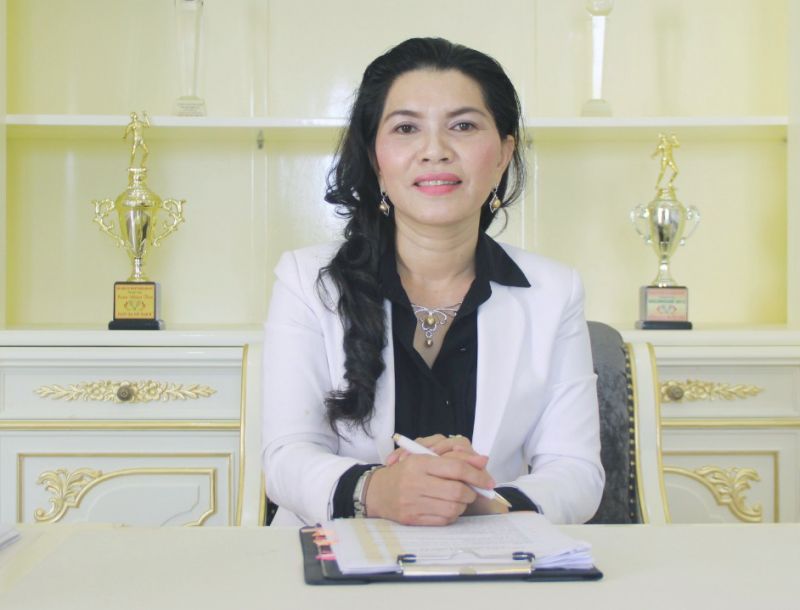 Bà Đặng Thị Kim Oanh - TGĐ Công ty cổ phần Dịch vụ Thương mại và Xây dựng Địa ốc Kim Oanh