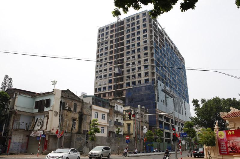 Tòa nhà 8B Lê Trực, Hà Nội.
