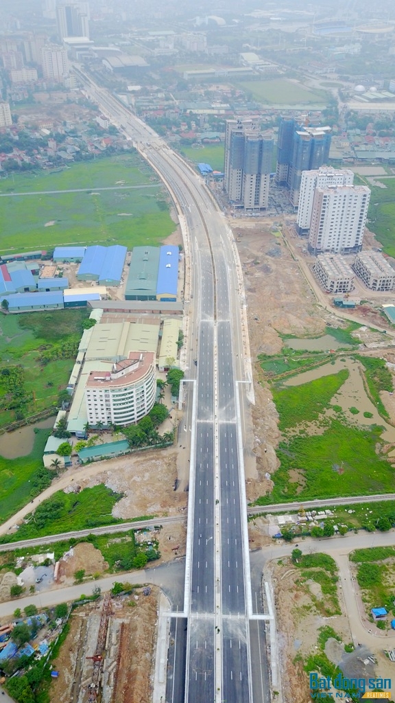 Tuyến đường Lê Đức Thọ kéo dài - dự án BT đã mang lại cho Tasco 70ha đất tại Hà Nội. Ảnh: Kháng Trần