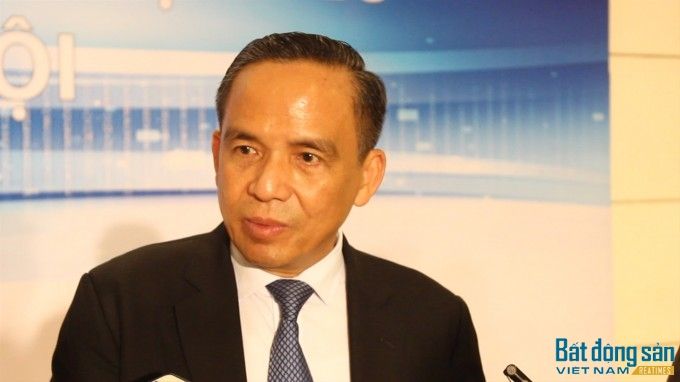 Ông Lê Hoàng Châu, Chủ tịch Hiệp hội BĐS TP. HCM trao đổi với Reatimes.