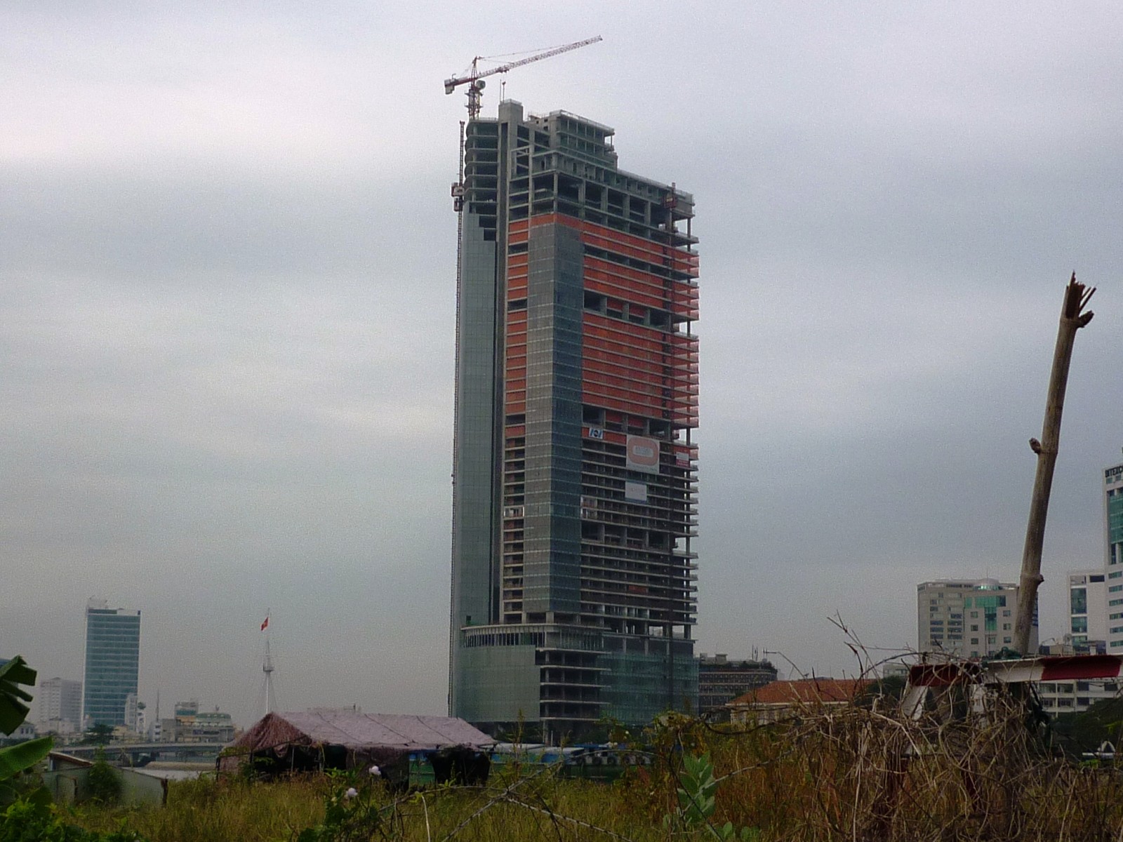 Dự án Saigon One Tower vừa bị VAMC thu giữ.
