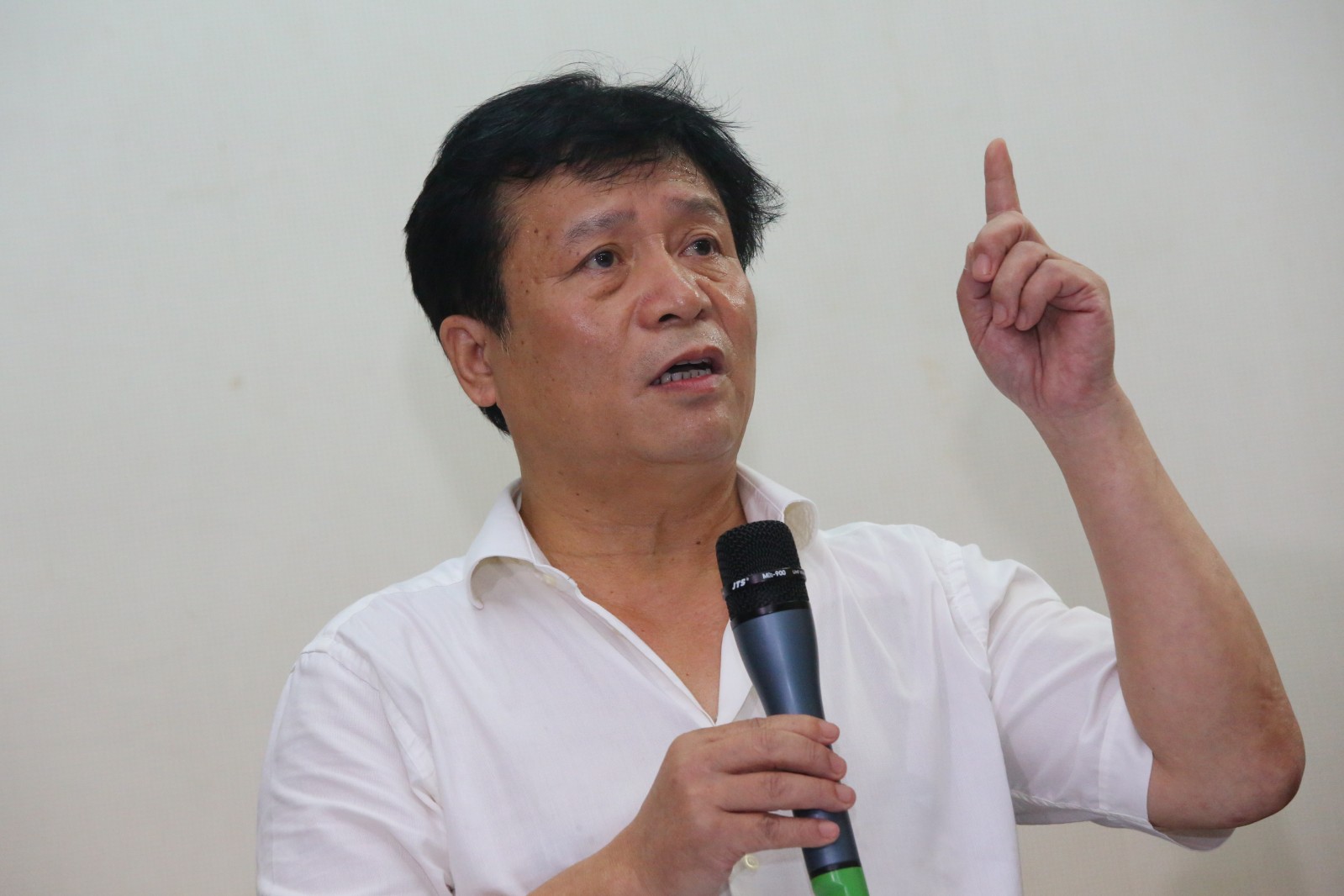 Ông Nguyễn Thủy Nguyên trong lần đối thoại với tập thể văn nghệ sỹ VFS ngày 19/9. Ảnh: Báo Thanh Niên