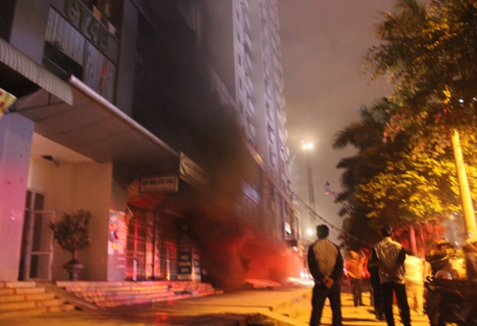 Một vụ cháy chung cư cao tầng ở Hà Nội. Ảnh: Báo Giao thông.