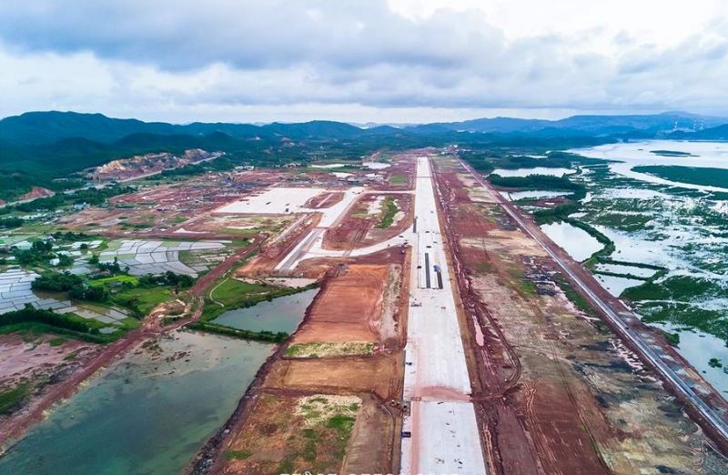 Sân bay Vân Đồn đang được thi công, dự kiến sẽ hoàn thành vào cuối năm 2017 (nguồn Internet)